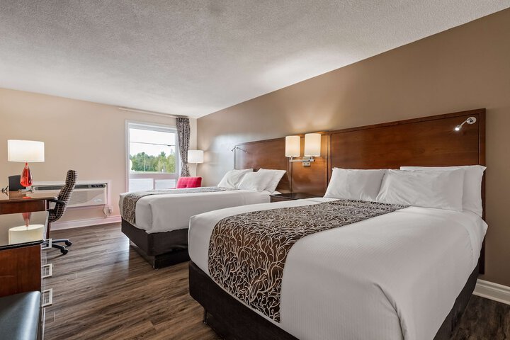 2 Double Beds (8 of 12)
