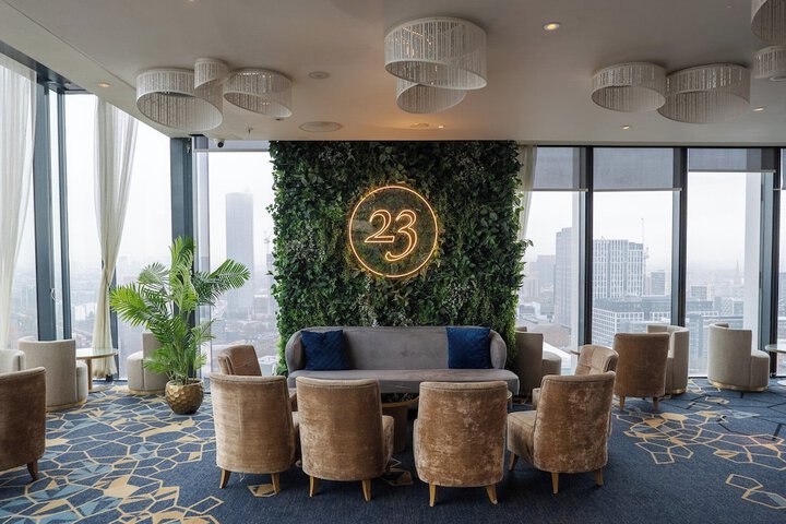 Lounge 218 of 260