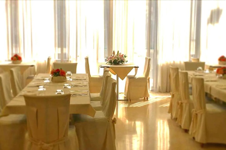 Dining 50 of 65