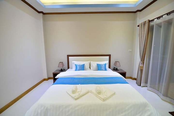 Room 8 of 23