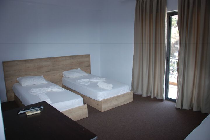 Room 6 of 43