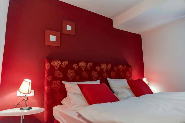 Room 7 of 44