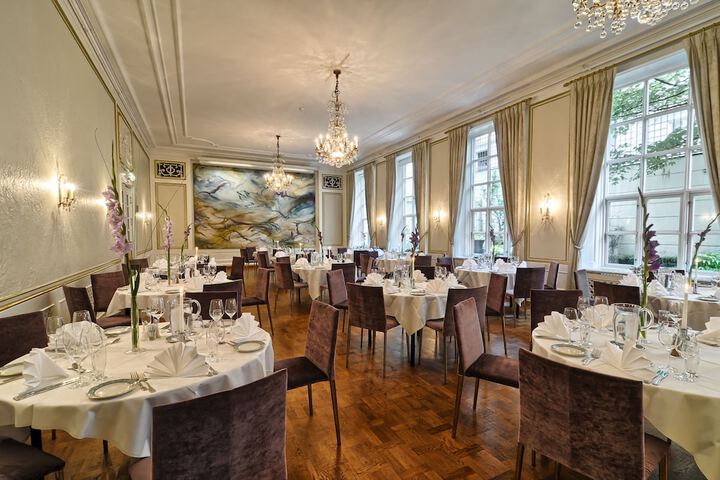 Ballroom/Hall 84 of 97