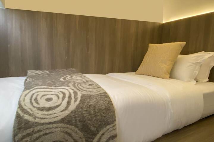 Room 37 of 180
