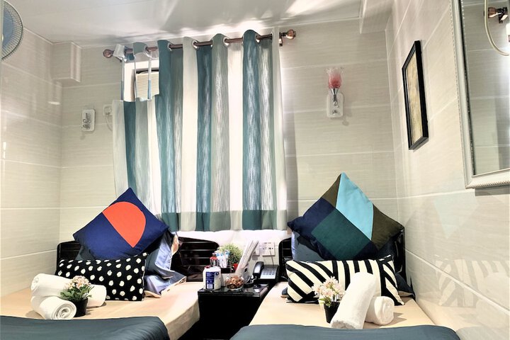 Room 25 of 32