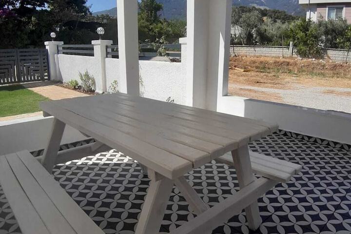 Terrace/Patio 2 of 7