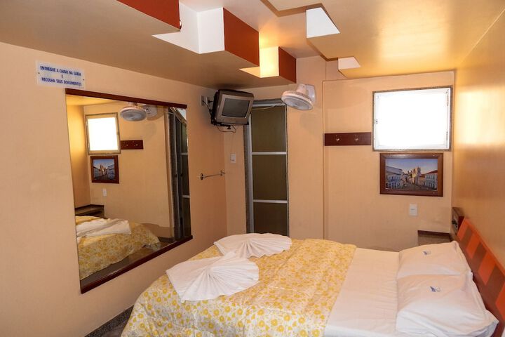Room 7 of 28