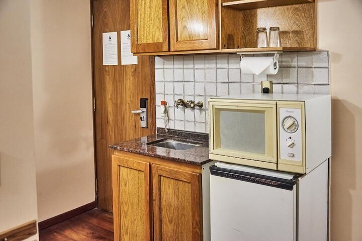 Room 9 of 28