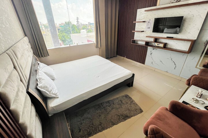 Room 9 of 54