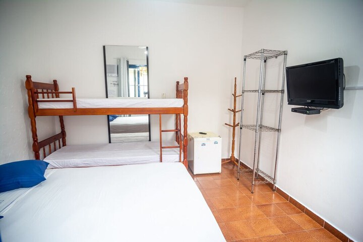 Room 4 of 68