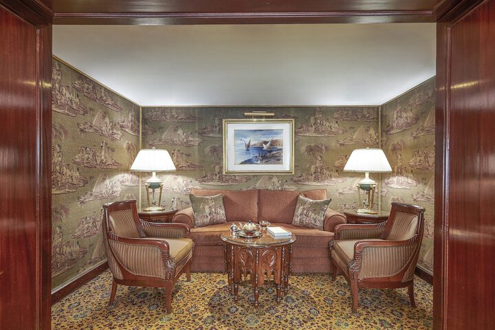 Lounge 126 of 147