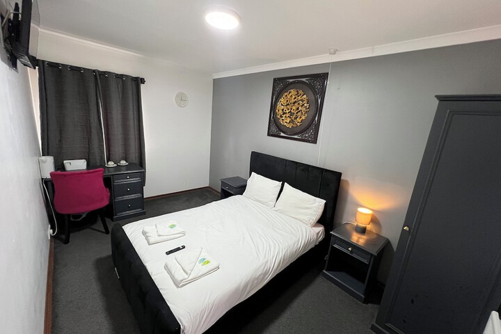 Room 6 of 49