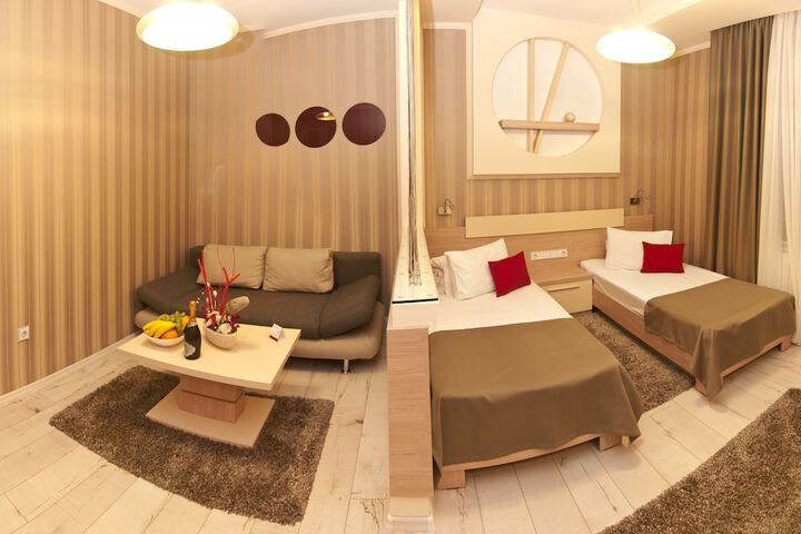 Room 16 of 44
