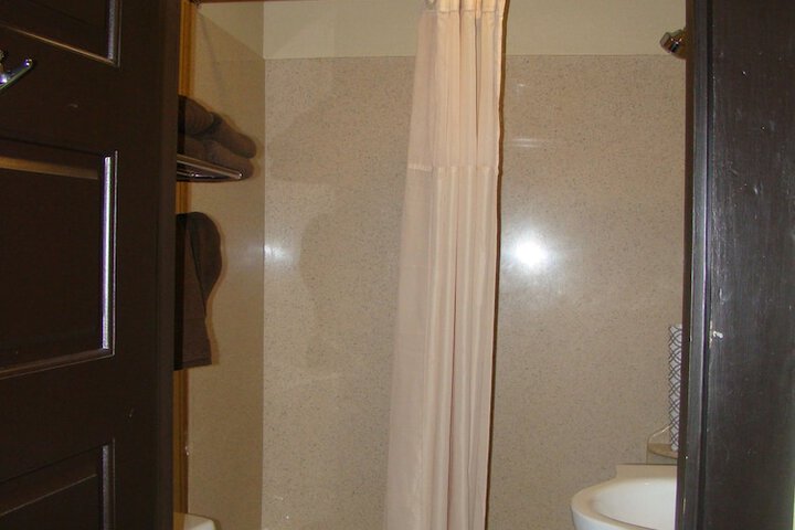 Room 33 of 41