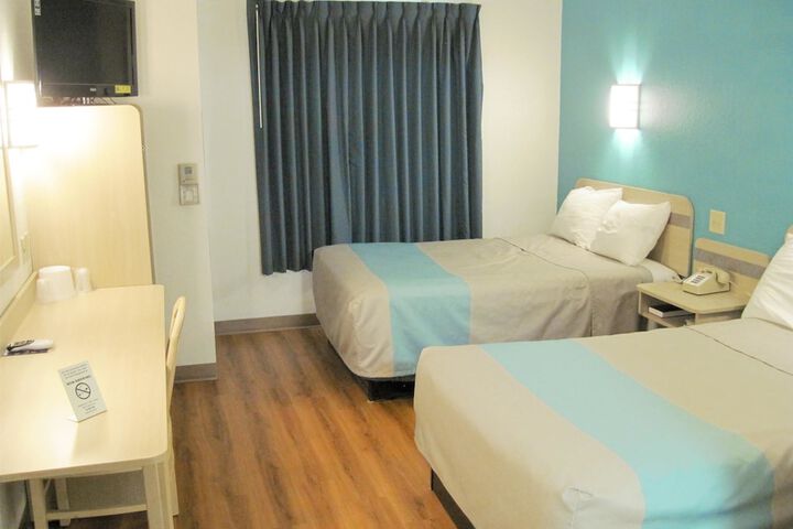 2 Double Beds (2 of 6)