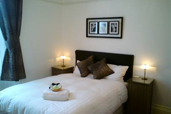 Room 4 of 20