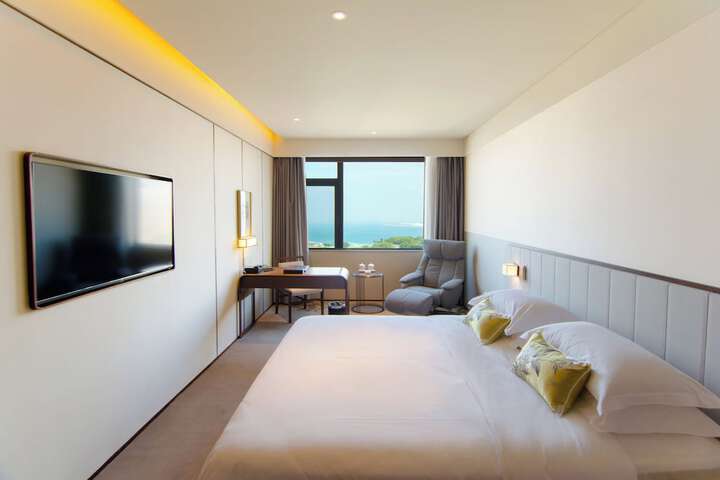 Room 11 of 40