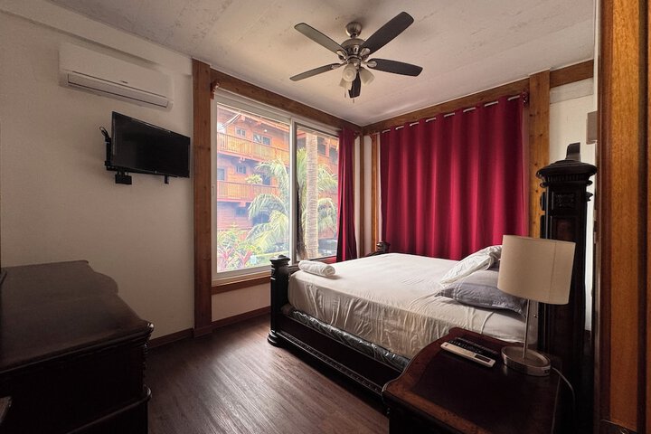 Room 6 of 34