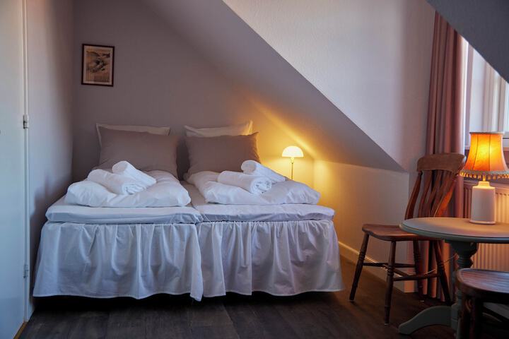 Room 8 of 39