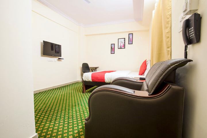 Room 13 of 19