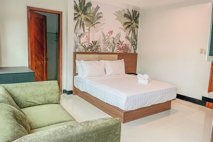 Room 4 of 30