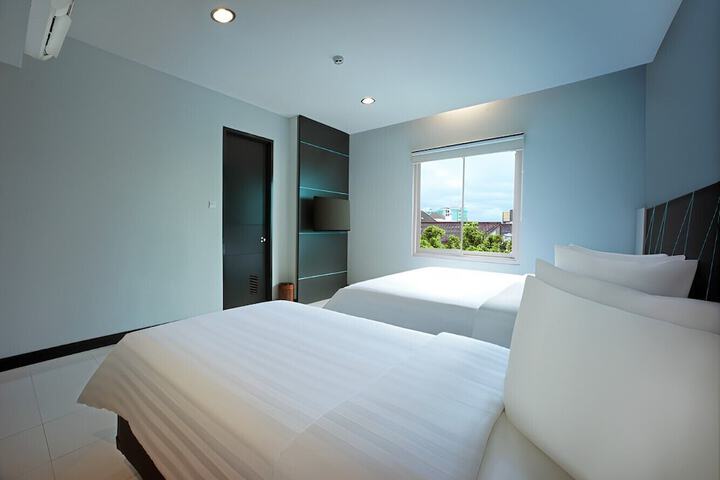 Room 11 of 51