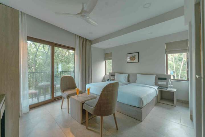 Room 4 of 20
