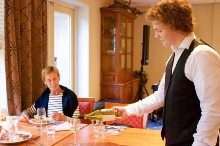 Dining 37 of 67