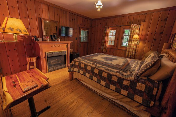 Room 6 of 28