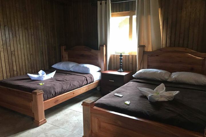 Room 6 of 10