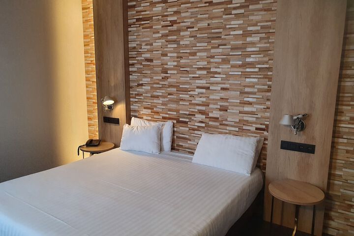 Room 9 of 29