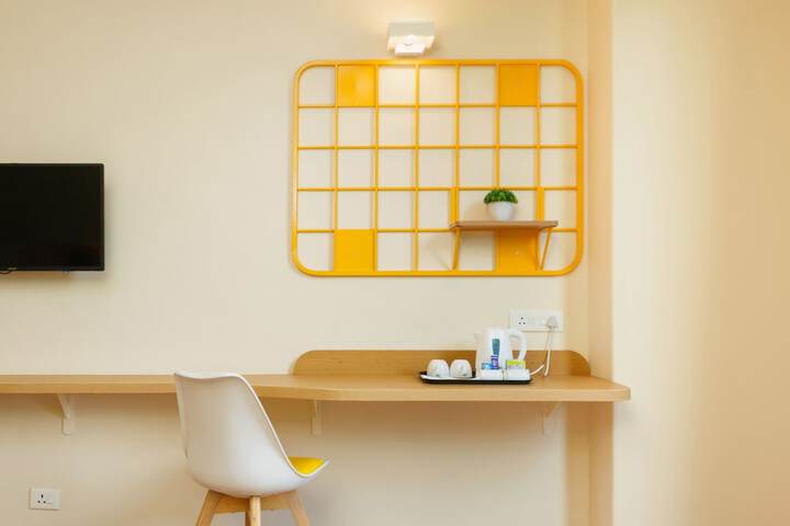 Room 9 of 25