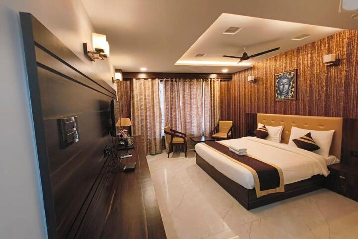 Wishotel Premier Parth Residency