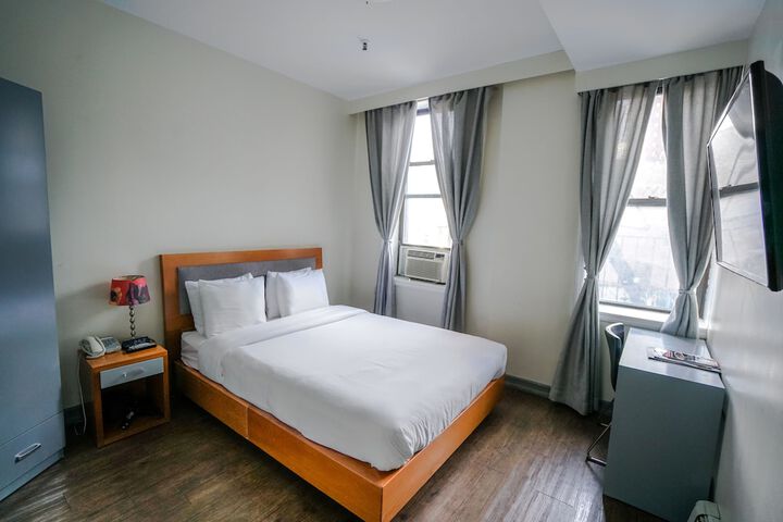 Room 22 of 32