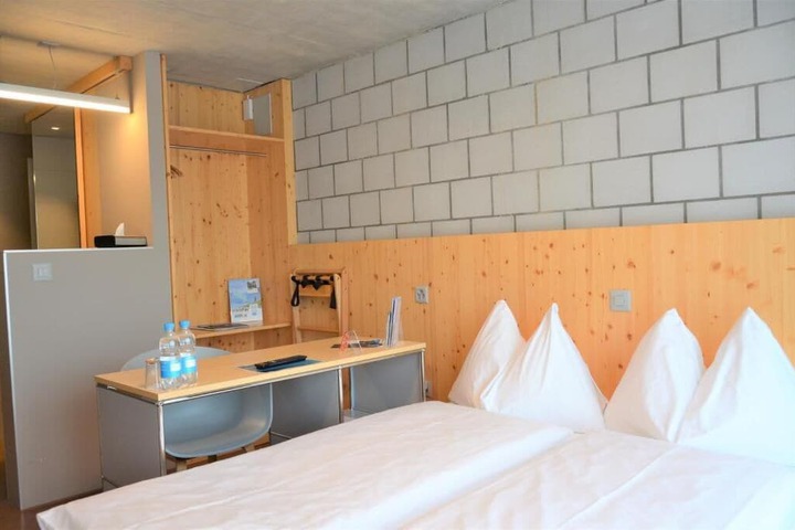 Room 5 of 23