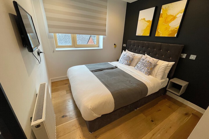 Room 73 of 296
