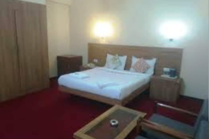 Room 16 of 165