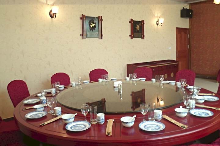 Dining 28 of 43