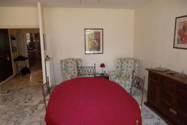 Room 15 of 25
