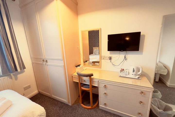 Room 27 of 55