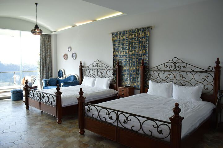 Room 18 of 40