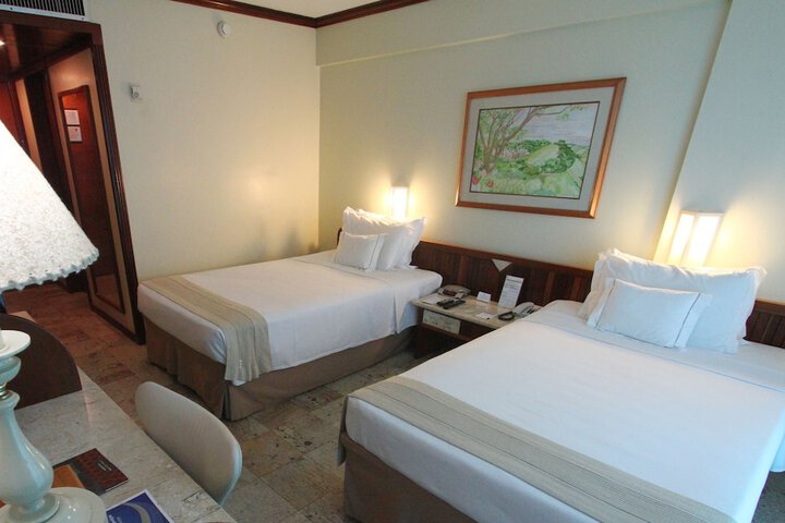 Room 9 of 165