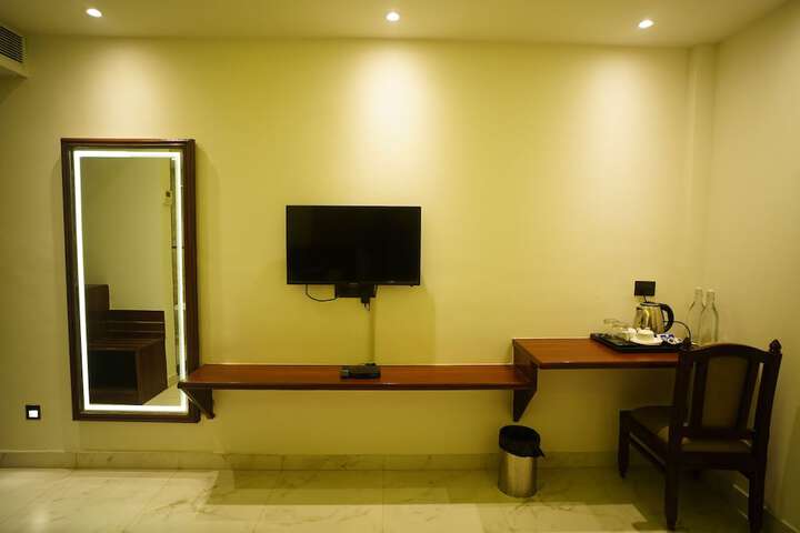 Room 14 of 111