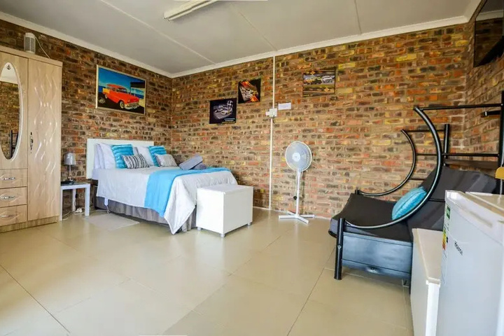 Room 4 of 13