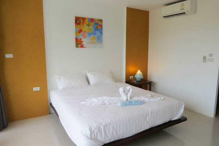 Room 5 of 28