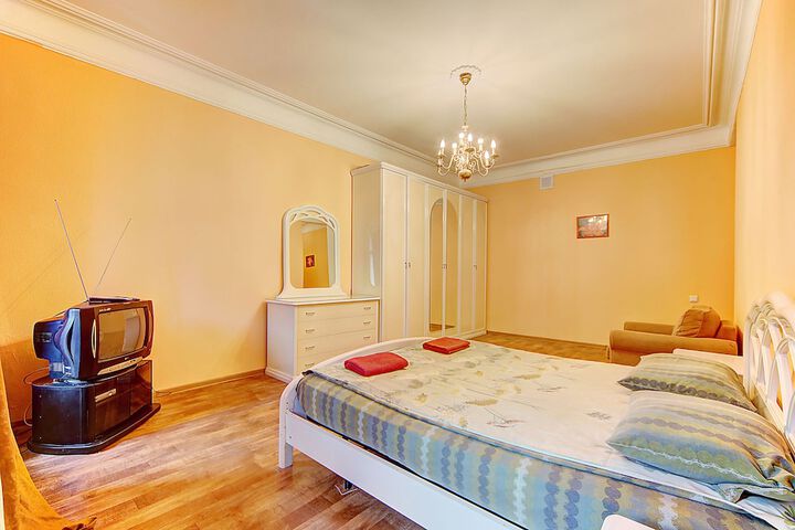 Room 11 of 29
