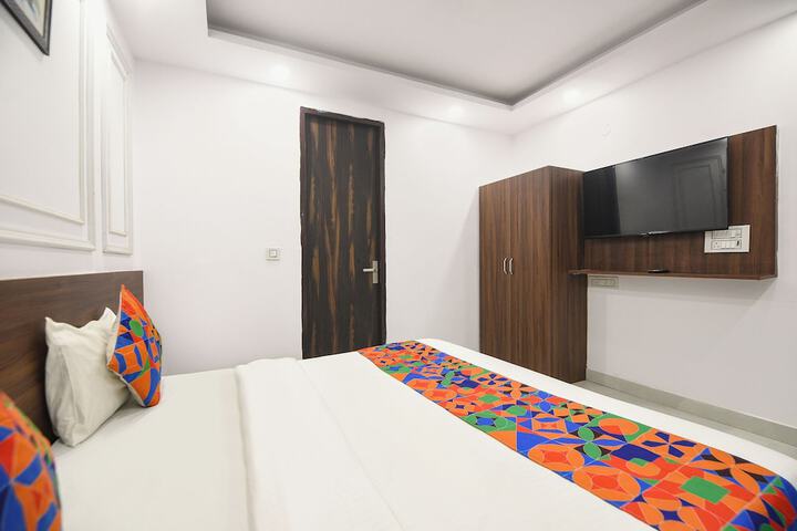 Room 18 of 31