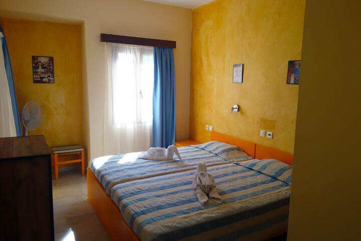 Room 8 of 53