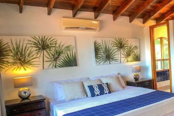 Room 4 of 28