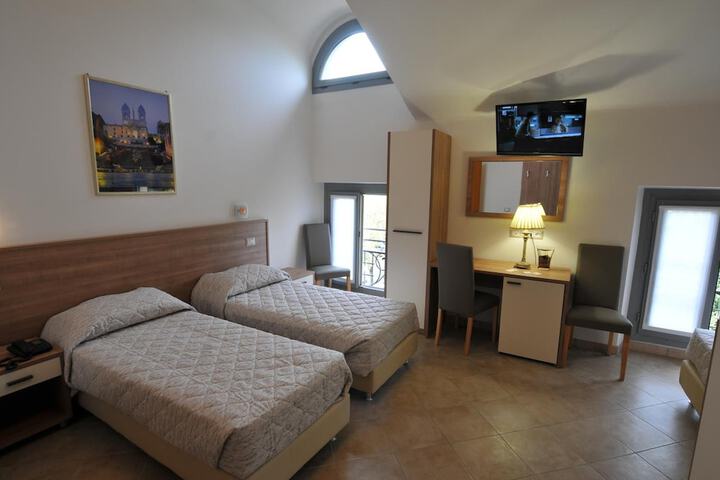 Room 18 of 35